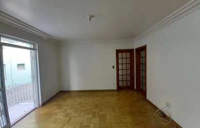 Imagem: O apartamento possui 3 Dormitórios, 2 Banheiros, 2 Vagas na