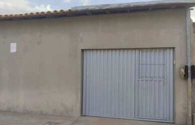 Imagem: A casa possui 3 Dormitórios, 2 Banheiros, 1 Vaga na garagem