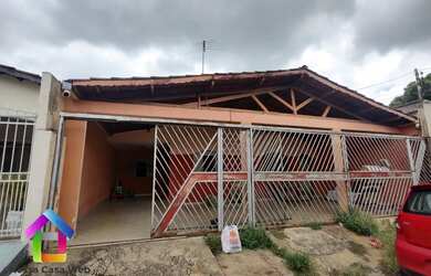 Imagem: A casa possui 4 Dormitórios, 3 Banheiros, 3 Vagas na garagem