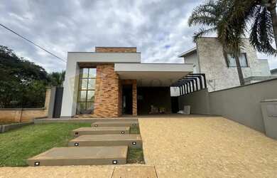 Imagem: A casa em condomínio possui 3 Dormitórios, 5 Banheiros, 4