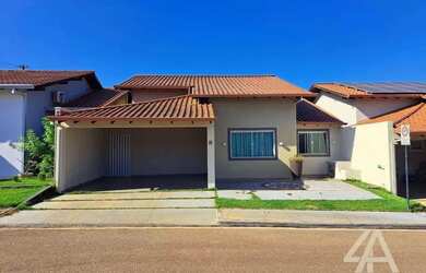 Imagem: A casa em condomínio possui 3 Dormitórios, 3 Banheiros, 2