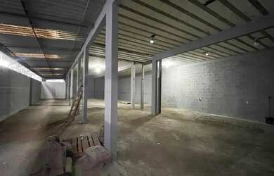 Imagem 3: Galpão com Excelente Localização Principal Avenida Piçarras x Penha