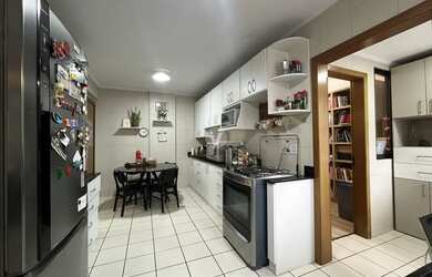 Imagem 4: Apartamento à venda, 3 dormitórios, com lareira e churrasqueira central