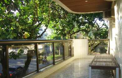 Imagem: O apartamento possui 3 Dormitórios, 3 Banheiros, 2 Vagas na