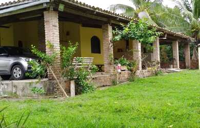 Imagem: A fazenda possui 160m² de Área e está localizado em Amélia