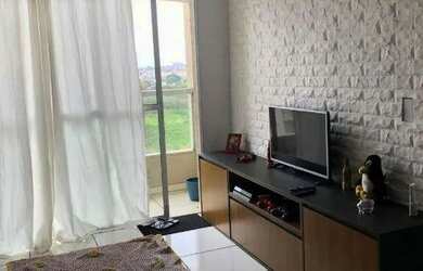 Imagem: O apartamento possui 2 Dormitórios, 1 Banheiro, 1 Vaga na garagem