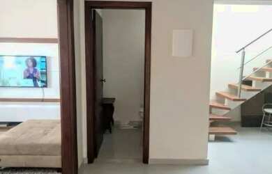 Imagem: A casa possui 3 Dormitórios, 3 Banheiros, 4 Vagas na garagem