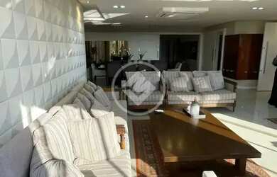 Imagem: O apartamento possui 4 Dormitórios, 5 Banheiros, 2 Vagas na