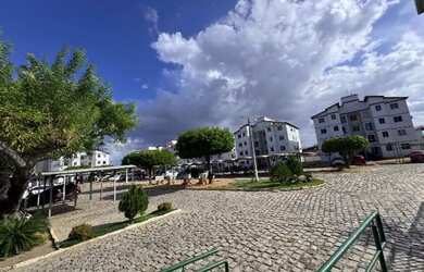 Imagem: O apartamento possui 3 Dormitórios, 1 Banheiro, 1 Vaga na garagem