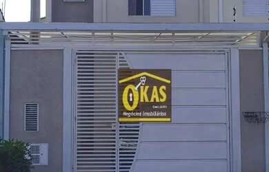 Imagem: A casa possui 3 Dormitórios, 3 Banheiros, 2 Vagas na garagem