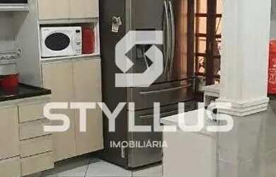 Imagem: A casa possui 4 Dormitórios, 5 Banheiros, 2 Vagas na garagem