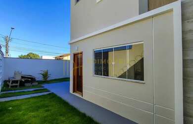 Imagem: A casa possui 2 Dormitórios, 2 Banheiros, 2 Vagas na garagem