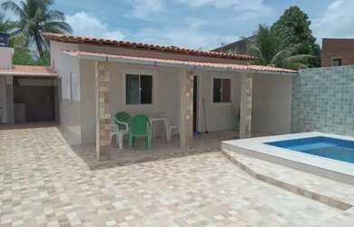 Imagem: A casa possui 3 Dormitórios, 3 Banheiros, 2 Vagas na garagem