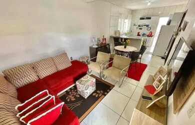 Imagem: A casa possui 3 Dormitórios, 1 Banheiro e está localizado