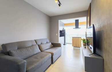 Imagem: O apartamento possui 2 Dormitórios, 1 Banheiro, 1 Vaga na garagem