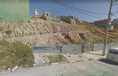 Imagem: O terreno e está localizado em Jardim Maria Helena, Barueri