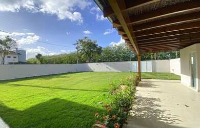 Imagem: A casa possui 3 Dormitórios, 4 Banheiros, 4 Vagas na garagem