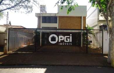 Imagem: O depósito possui 4 Vagas na garagem, 325m² de Área e está