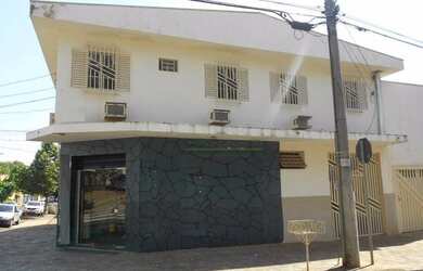 Imagem: O depósito possui 1 Vaga na garagem, 178m² de Área e está