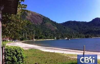 Imagem: O depósito possui 4 Vagas na garagem, 1.016m² de Área e