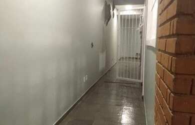 Imagem: A casa possui 2 Dormitórios, 2 Banheiros, 1 Vaga na garagem