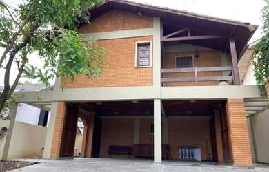 Imagem 2: Casa no Butantã. Churrasqueira, Varanda, Área de serviçoeLareira