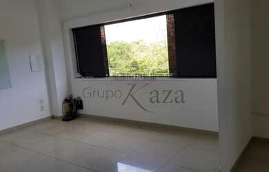 Imagem: O depósito possui 3 Vagas na garagem, 117m² de Área e está