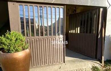 Imagem: A casa possui 4 Dormitórios, 2 Banheiros, 3 Vagas na garagem