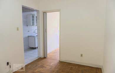 Imagem: O apartamento possui 1 Dormitório, 1 Banheiro, 33m² de Área