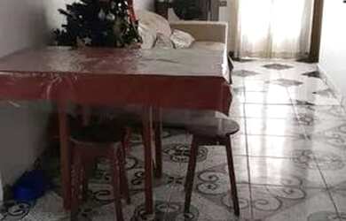 Imagem: A casa possui 3 Dormitórios, 1 Banheiro, 1 Vaga na garagem