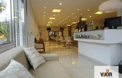 Imagem: O depósito possui 3 Vagas na garagem, 350m² de Área e está