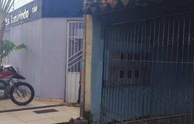 Imagem: A casa possui 2 Dormitórios, 1 Banheiro e está localizado