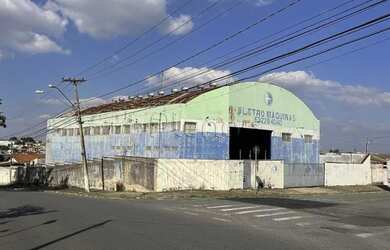 Imagem: O depósito possui 5 Vagas na garagem, 1026m² de Área e Imóvel