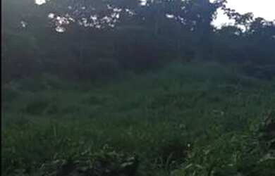 Imagem: O terreno possui 23.000m² de Área e está localizado em Moreno