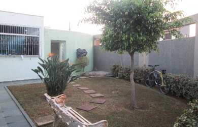 Imagem: A casa possui 3 Dormitórios, 1 Banheiro, 188m² de Área e