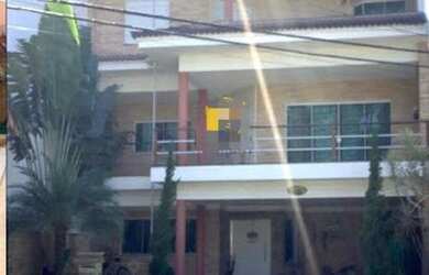 Imagem: A casa em condomínio possui 3 Dormitórios, 4 Banheiros, 3