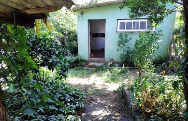 Imagem 2: Terreno com duas casas. 300m² de Área, 3 Vagas na garageme3 Dormitórios