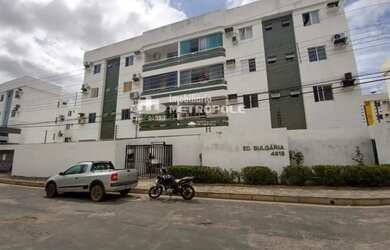 Imagem: O apartamento possui 3 Dormitórios, 1 Banheiro, 2 Vagas na