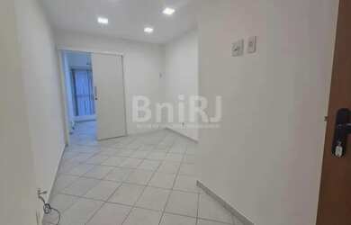 Imagem: O depósito possui 1 Vaga na garagem, 30m² de Área e está