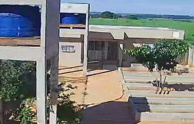 Imagem: A casa possui 4 Dormitórios, 3 Banheiros, 3 Vagas na garagem