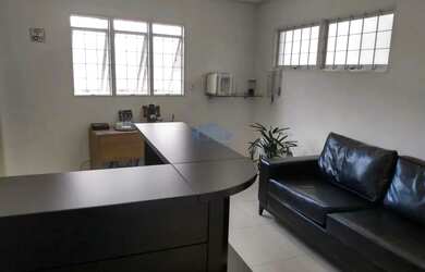 Imagem: O depósito possui 2 Vagas na garagem, 153m² de Área e está