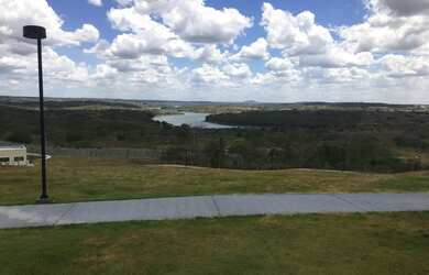 Imagem: O terreno possui 160m² de Área e está localizado em Nova