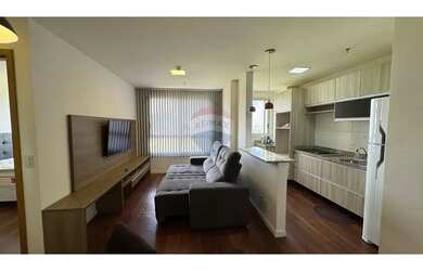 Imagem: O apartamento possui 1 Dormitório, 1 Banheiro, 1 Vaga na garagem