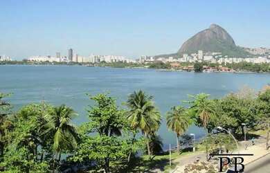 Imagem: O apartamento possui 4 Dormitórios, 4 Banheiros, 3 Vagas na