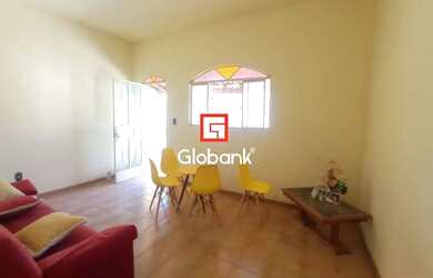 Imagem 6: Casa em Montes Claros, no bairro Conjunto Cristo Rei, à venda