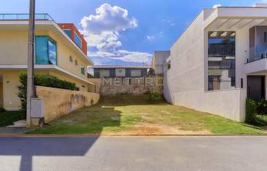 Imagem: O terreno possui 140m² de Área e está localizado em Santa