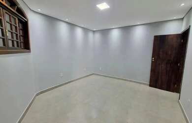 Imagem 4: Casa à Venda no Jardim Redentor com Piscina, 3 Dormitórios (1 Suíte) e Energia Fotovoltaic