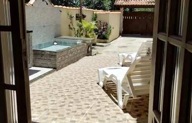 Imagem: A casa possui 1 Dormitório, Acomodam 2 pessoas, 1 Vaga na garagem