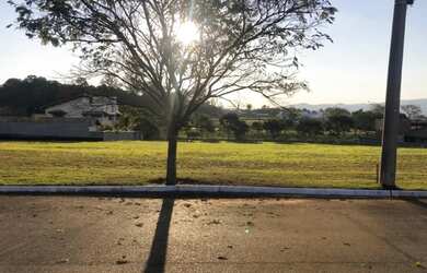 Imagem: O terreno possui 720m² de Área e está localizado em Araçoiaba