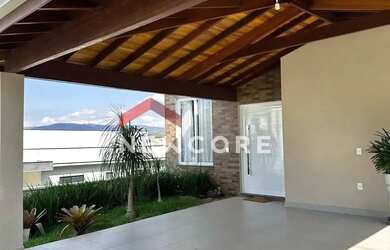 Imagem: A casa em condomínio possui 3 Dormitórios, 2 Banheiros, 2